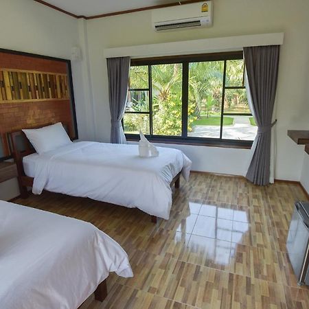 Palm Pran Resort Pranburi Kültér fotó
