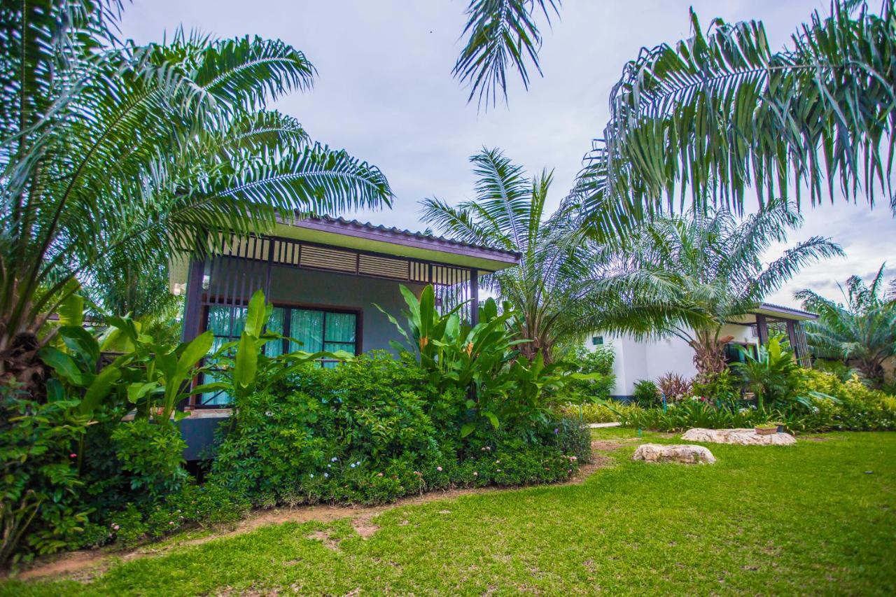 Palm Pran Resort Pranburi Kültér fotó