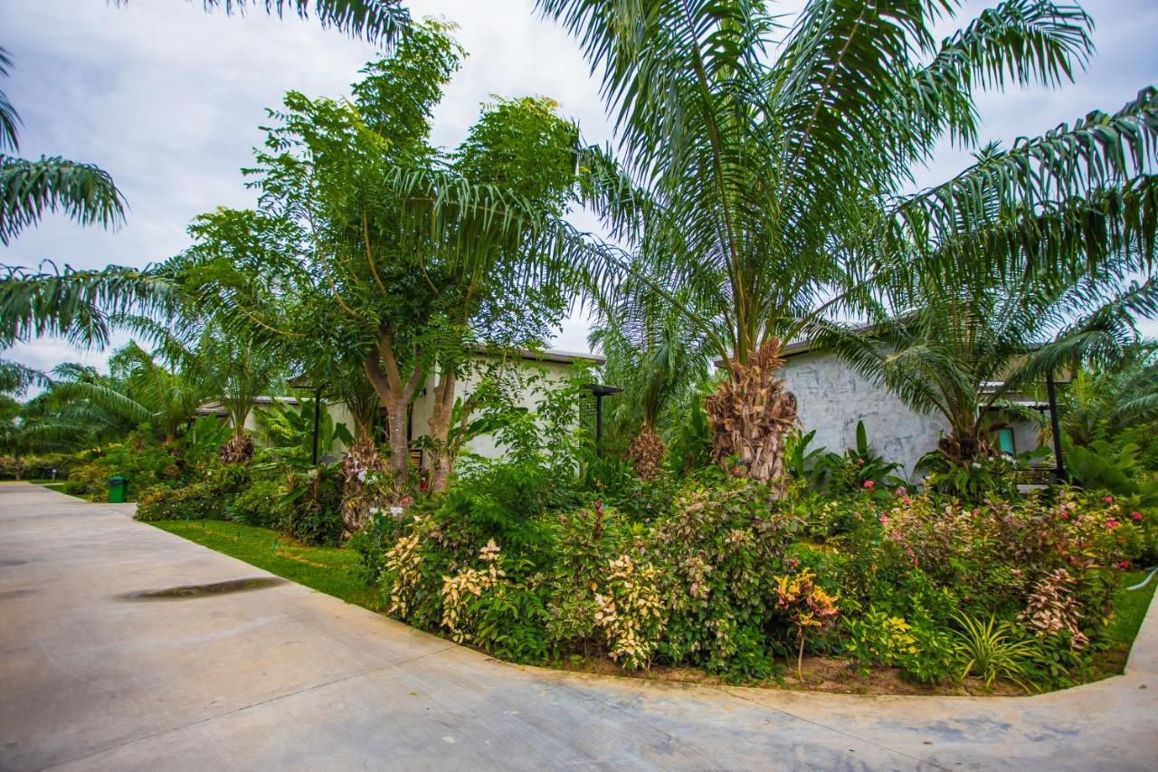 Palm Pran Resort Pranburi Kültér fotó